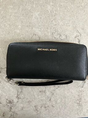 Michael Kors Black Continental Zip-Around Wristlet Wallet